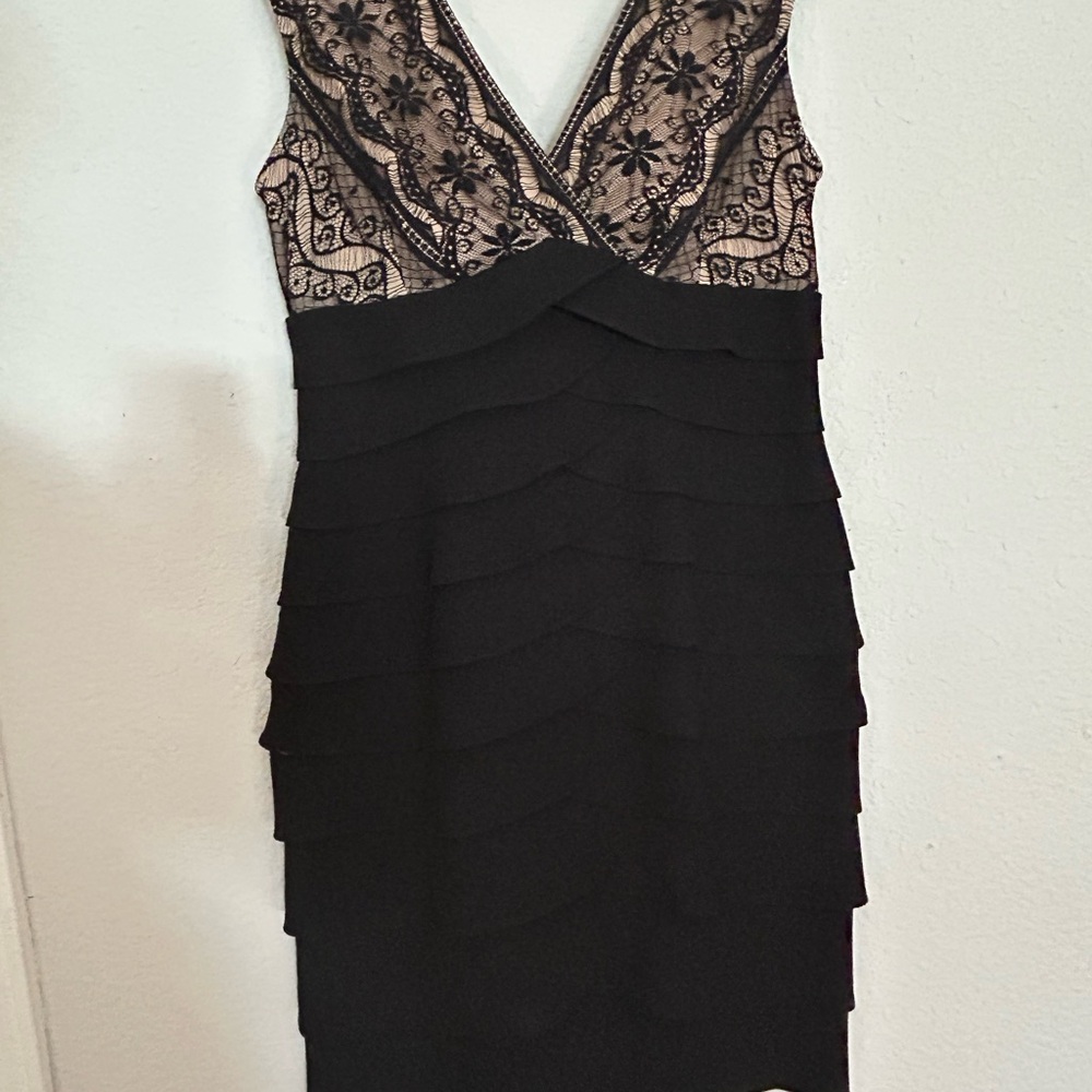 Jessica Howard Black and Cream Lace Mini Dress